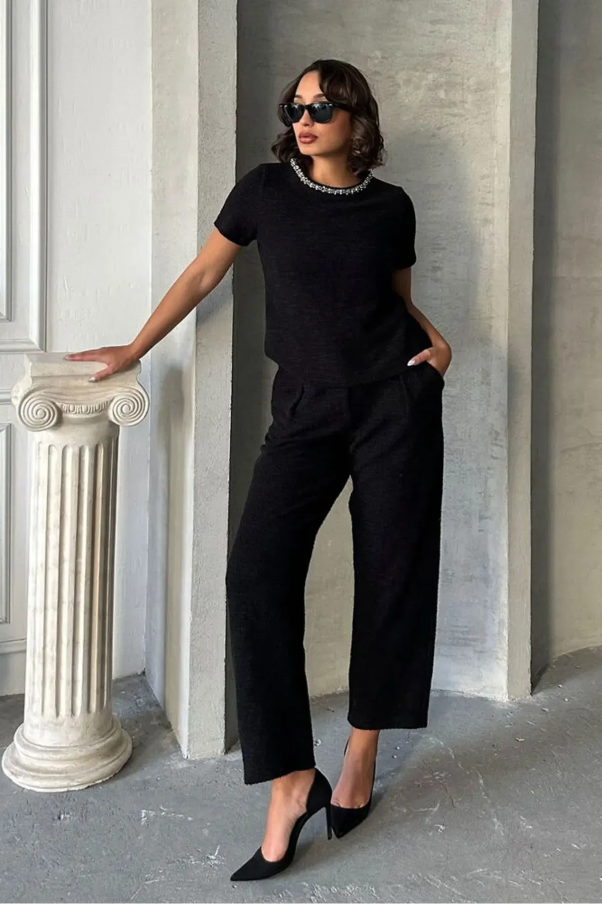 Yakası İşlemeli Pamuk Bluz