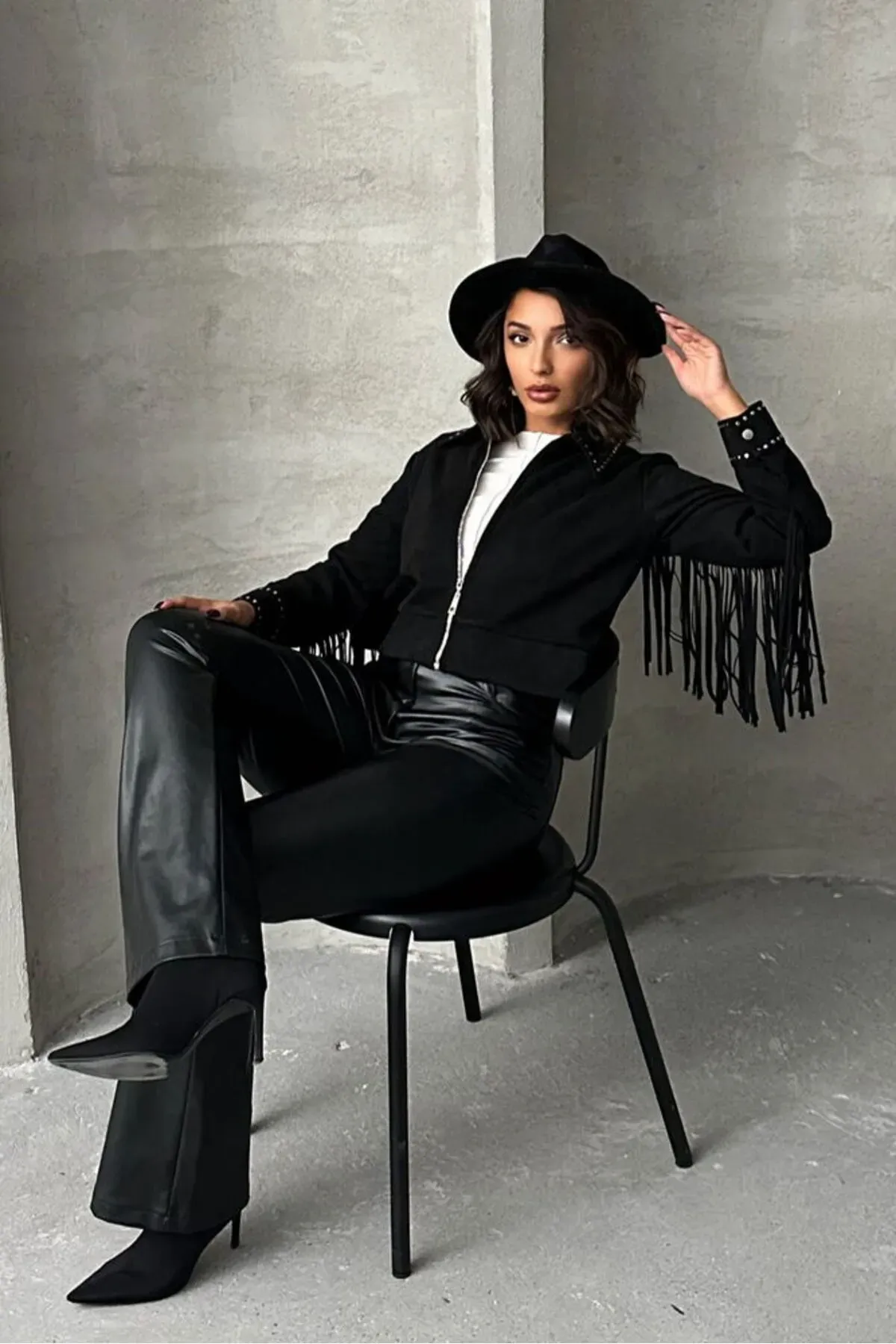 Püsküllü Droplu Toptan Mont - Siyah |